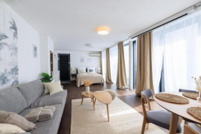 Global Living - Design Apartment I Rathhausplatz I Kitchen I Augsburg
